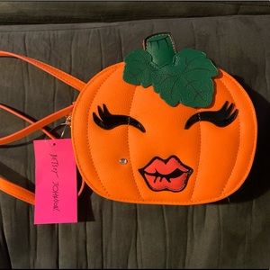 betsey johnson pumpkin kitsch crossbody